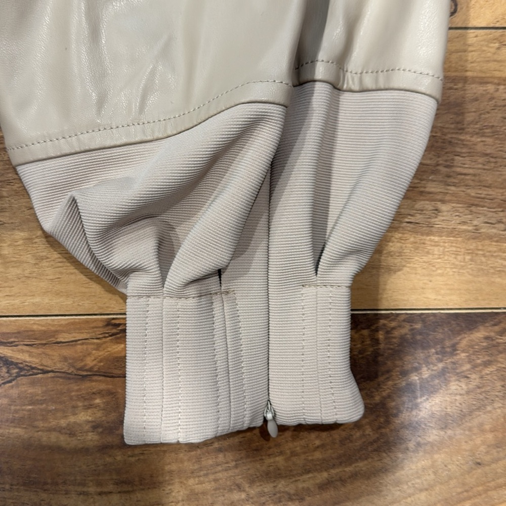 Nocturne Faux Leather Joggers Lined Cream Tan Zip Ankle Pockets NWT Size 34 XS - Picture 4 of 5